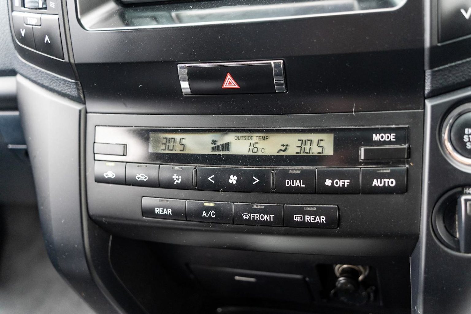 2015 Toyota Landcruiser GXL Auto 4x4 MY13 25