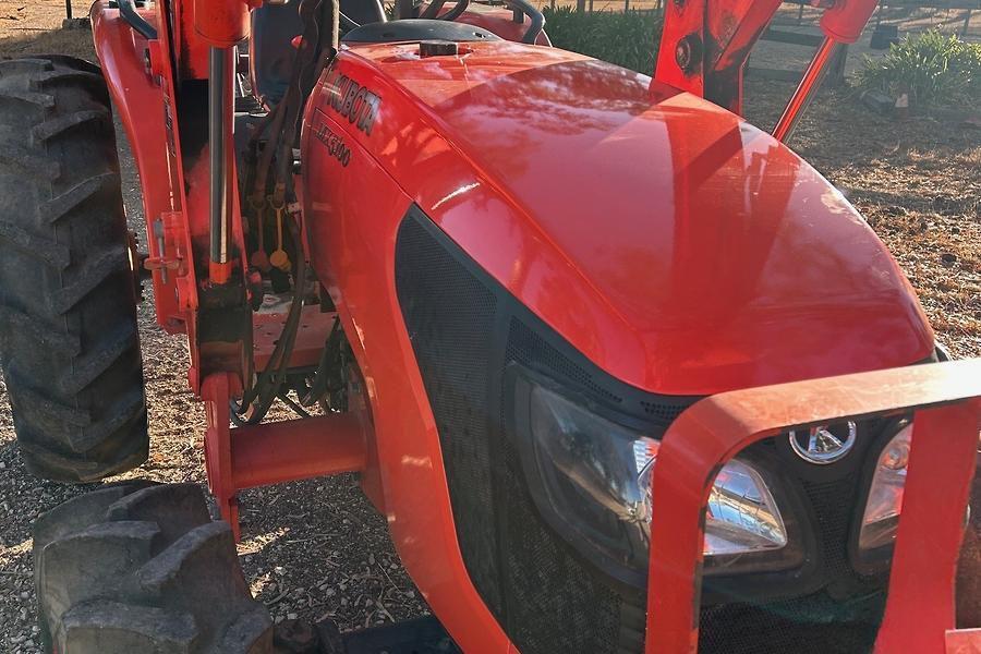 2011 Kubota MX5100 Tractor with Loader 5