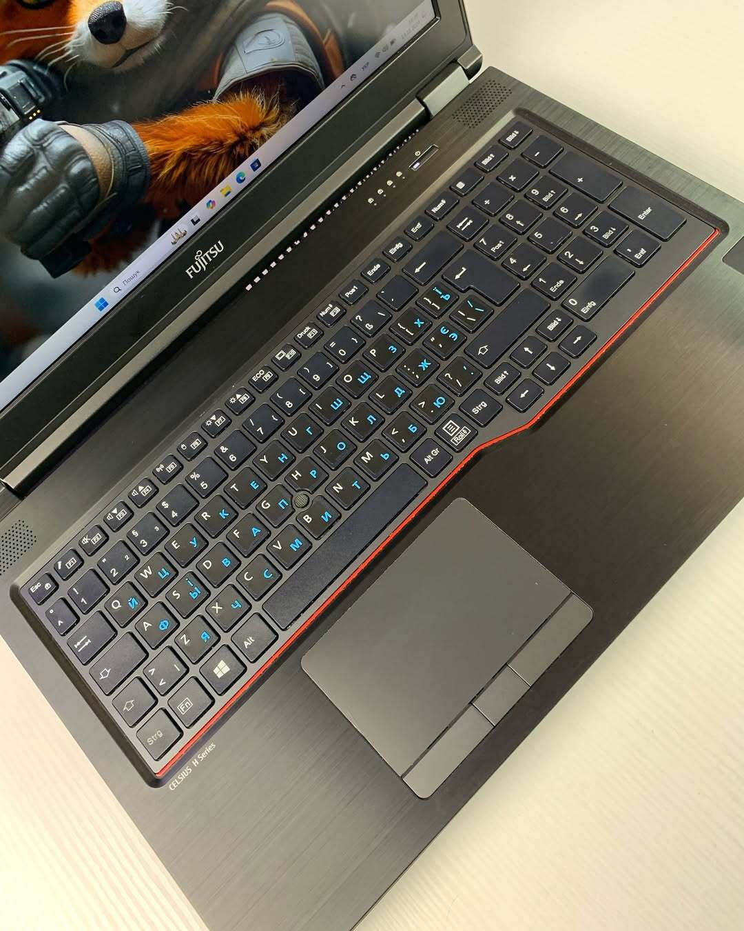 Ноутбук Fujitsu H780 / Intel Core i7 8750H / 6 ядер 12 потоків