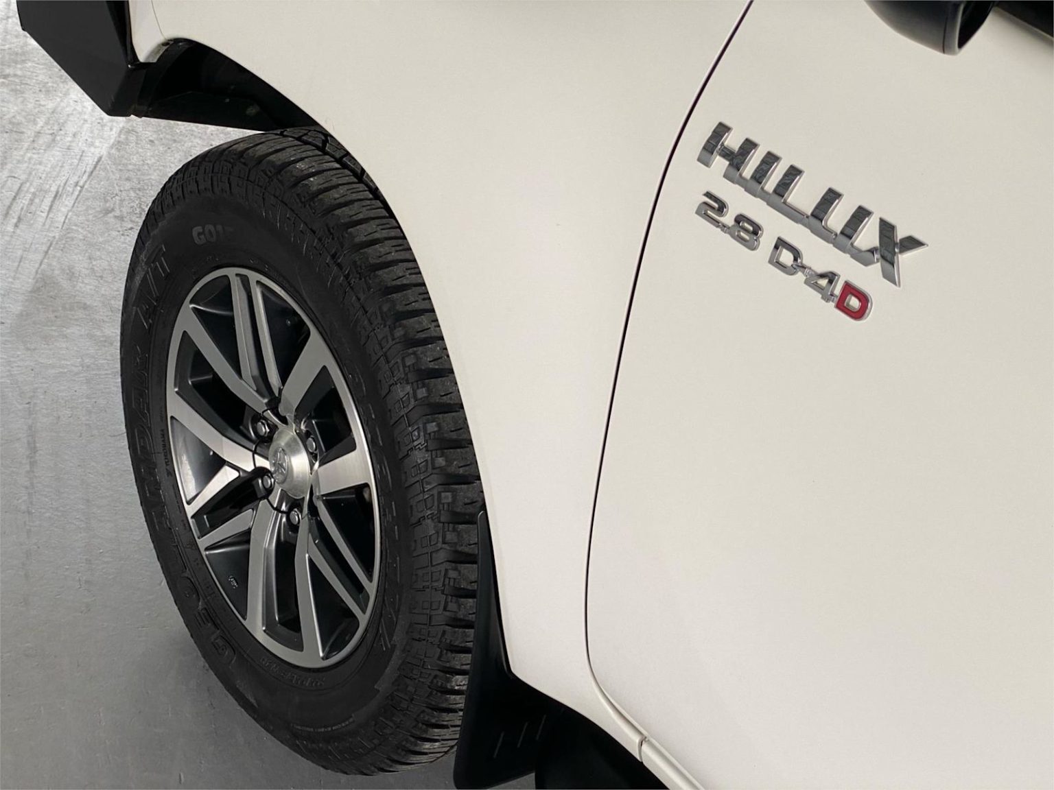 2017 Toyota Hilux SR5 (4x4) GUN126R MY17 4X4 12