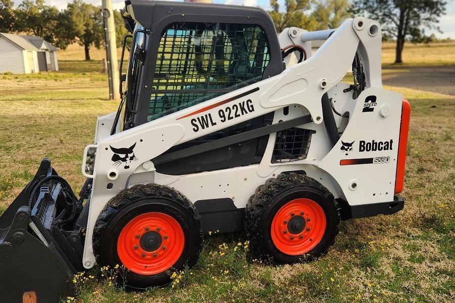 2015 Bobcat S590 4-in-1 Bucket 10