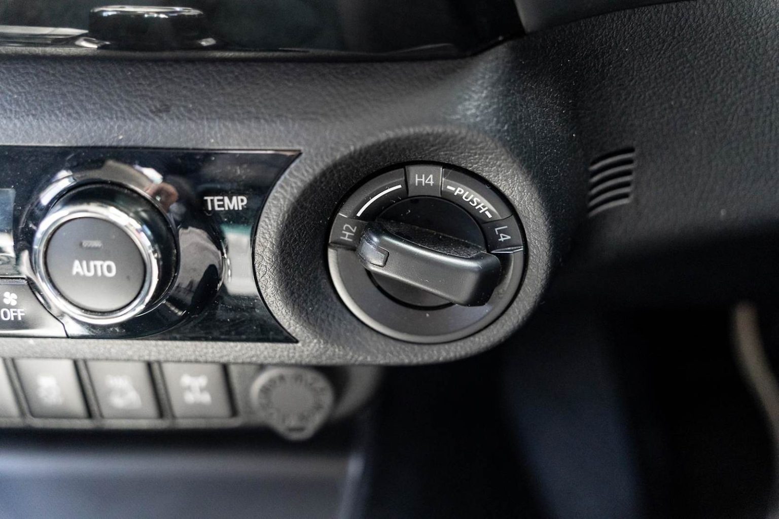2018 Toyota Hilux SR5 Auto 4x4 Double Cab 22