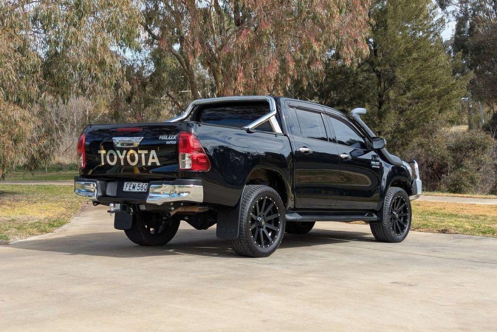 2018 Toyota Hilux SR5 4X4 Black