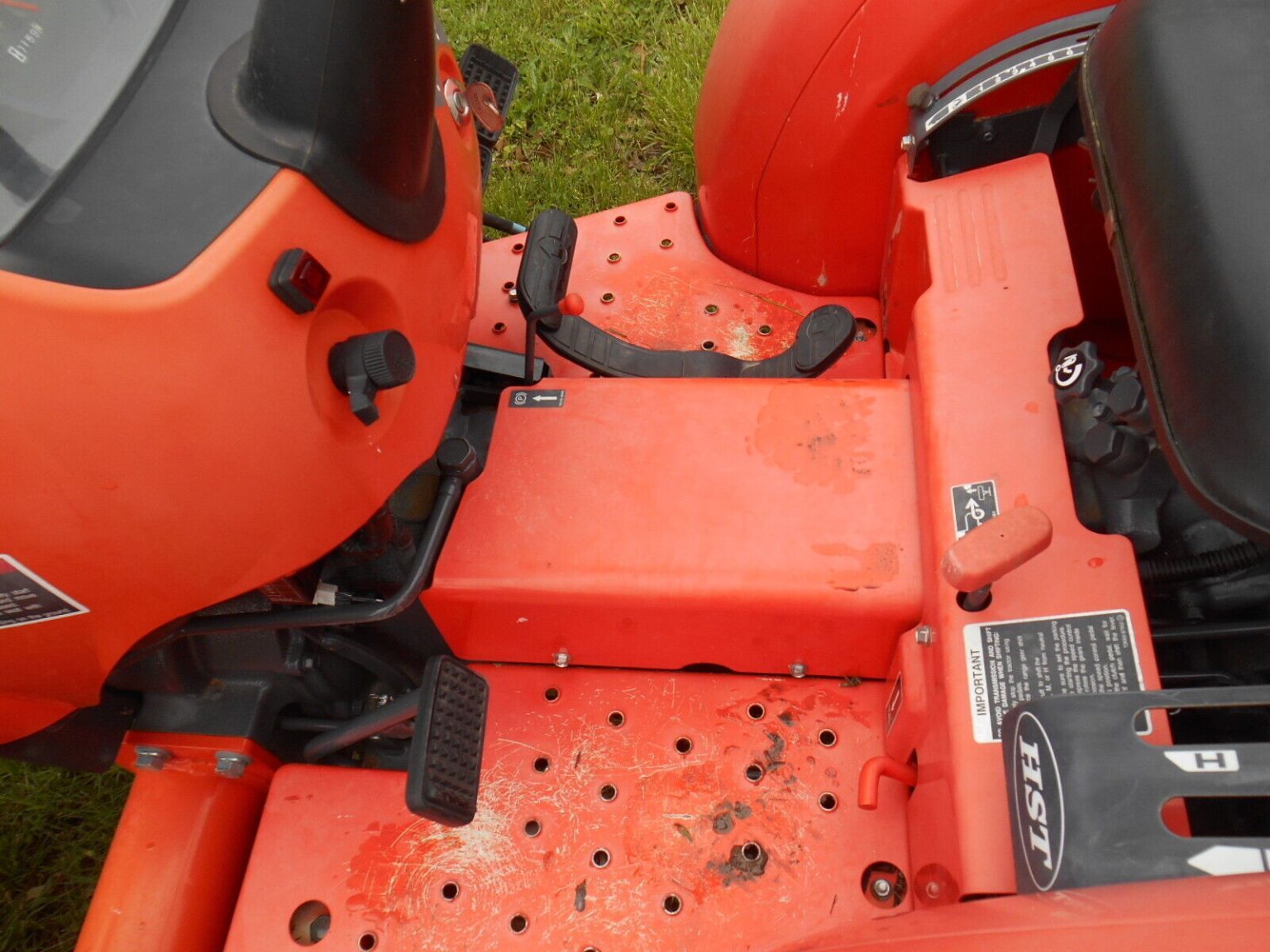 2014 Kubota L3200D Tractor Loader Slasher 6