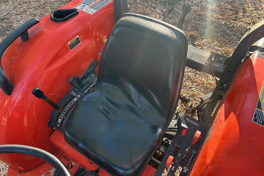 2011 Kubota MX5100 Tractor with Loader 9
