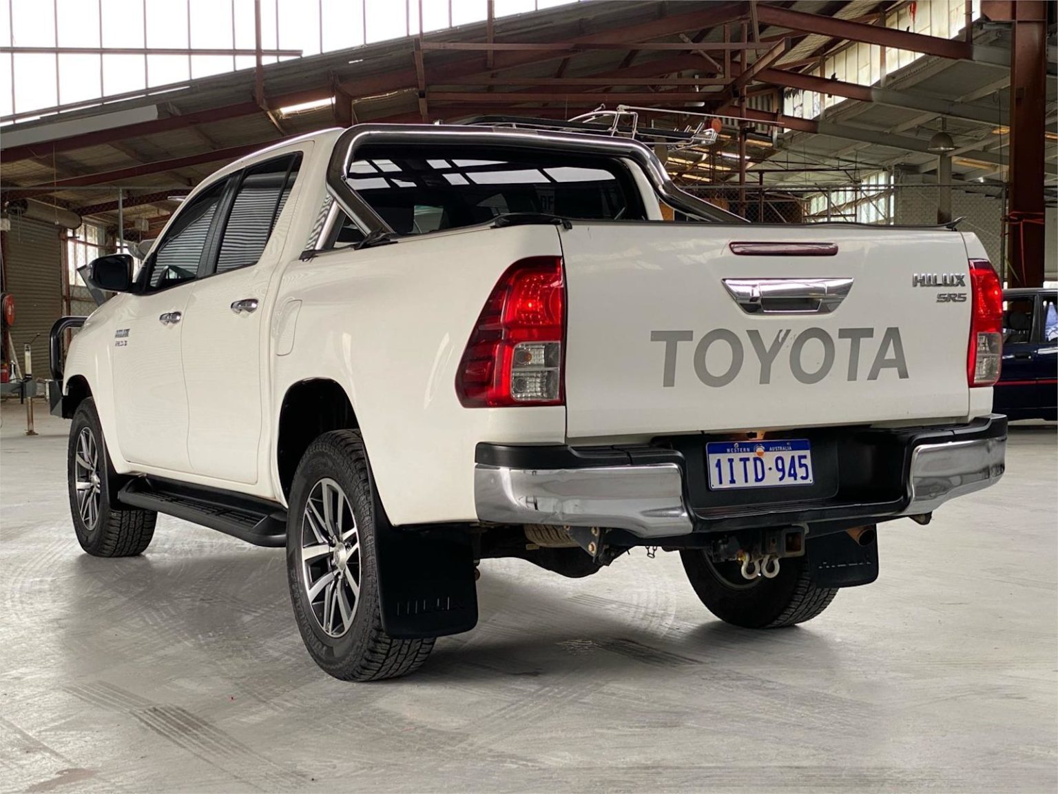 2017 Toyota Hilux SR5 (4x4) GUN126R MY17 4X4 18