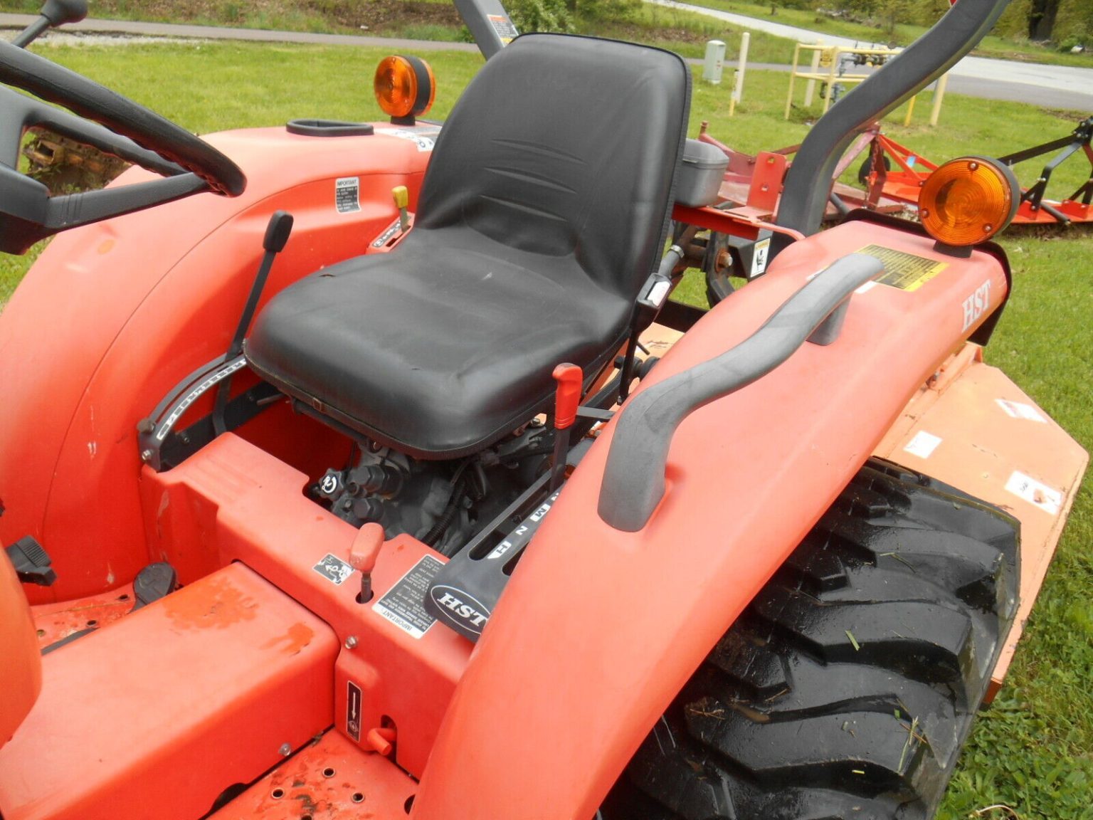2014 Kubota L3200D Tractor Loader Slasher 5