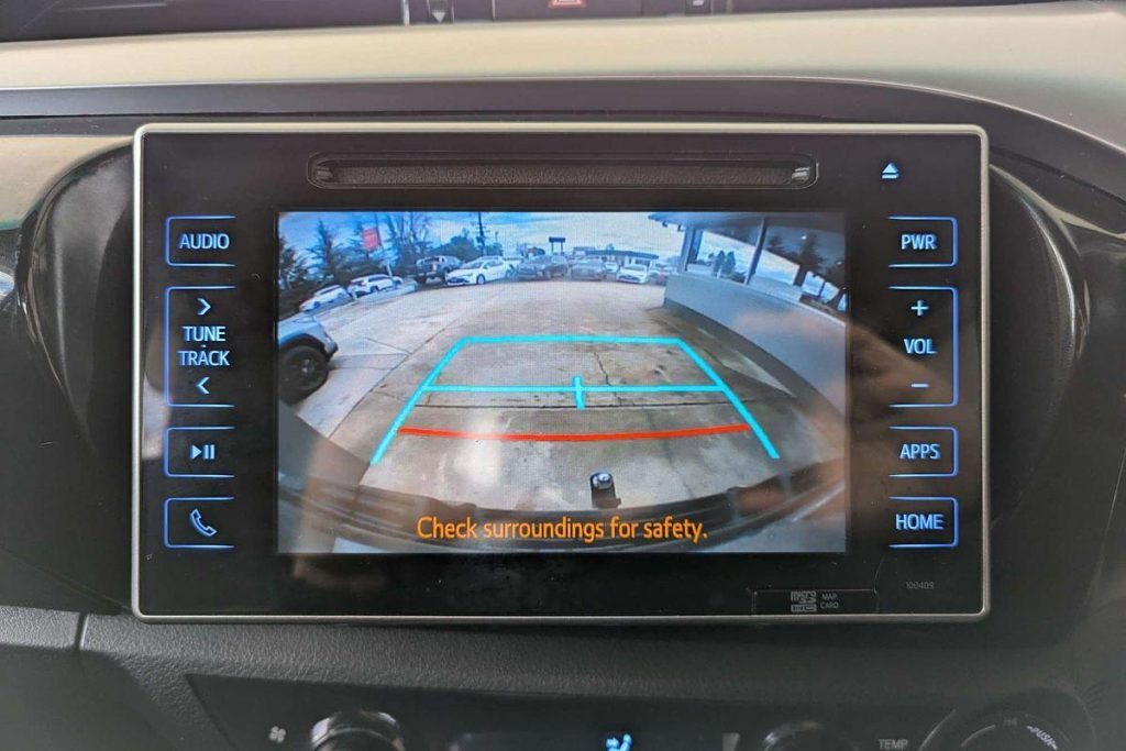 2018 Toyota Hilux SR5 4X4 Black 6
