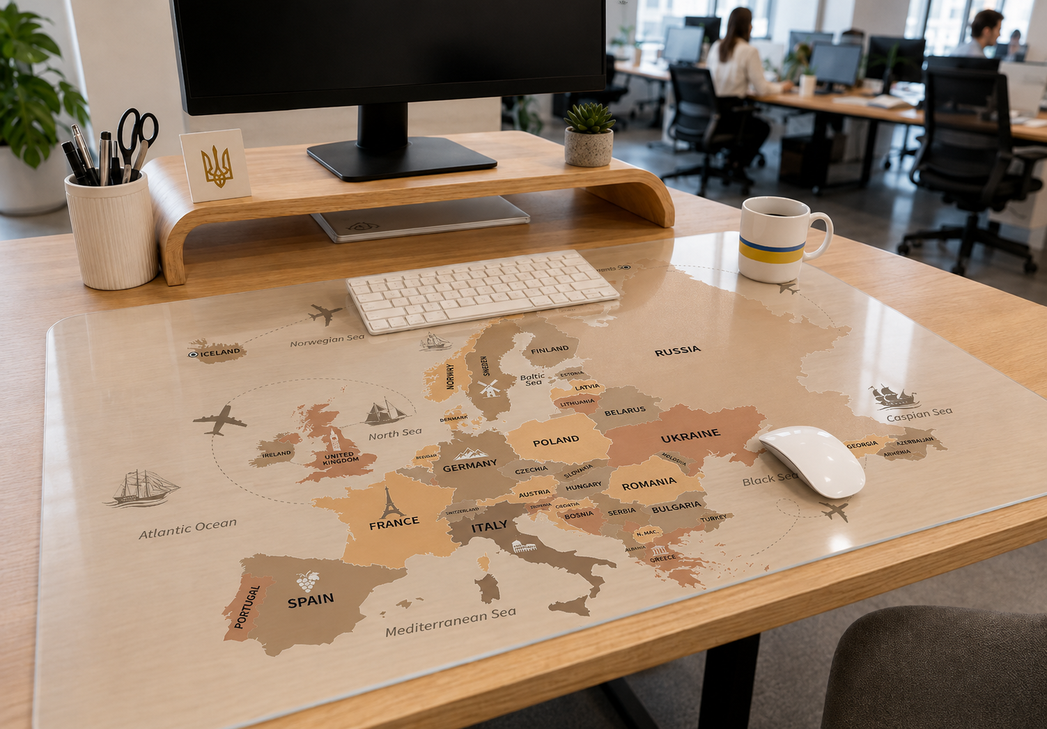 Nappe transparente avec imprimé Voyages européens sur un bureau