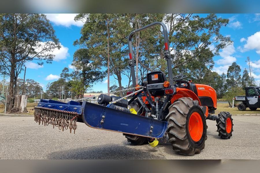 2016 Kubota B3150SU 4WD Tractor with Attachments 7