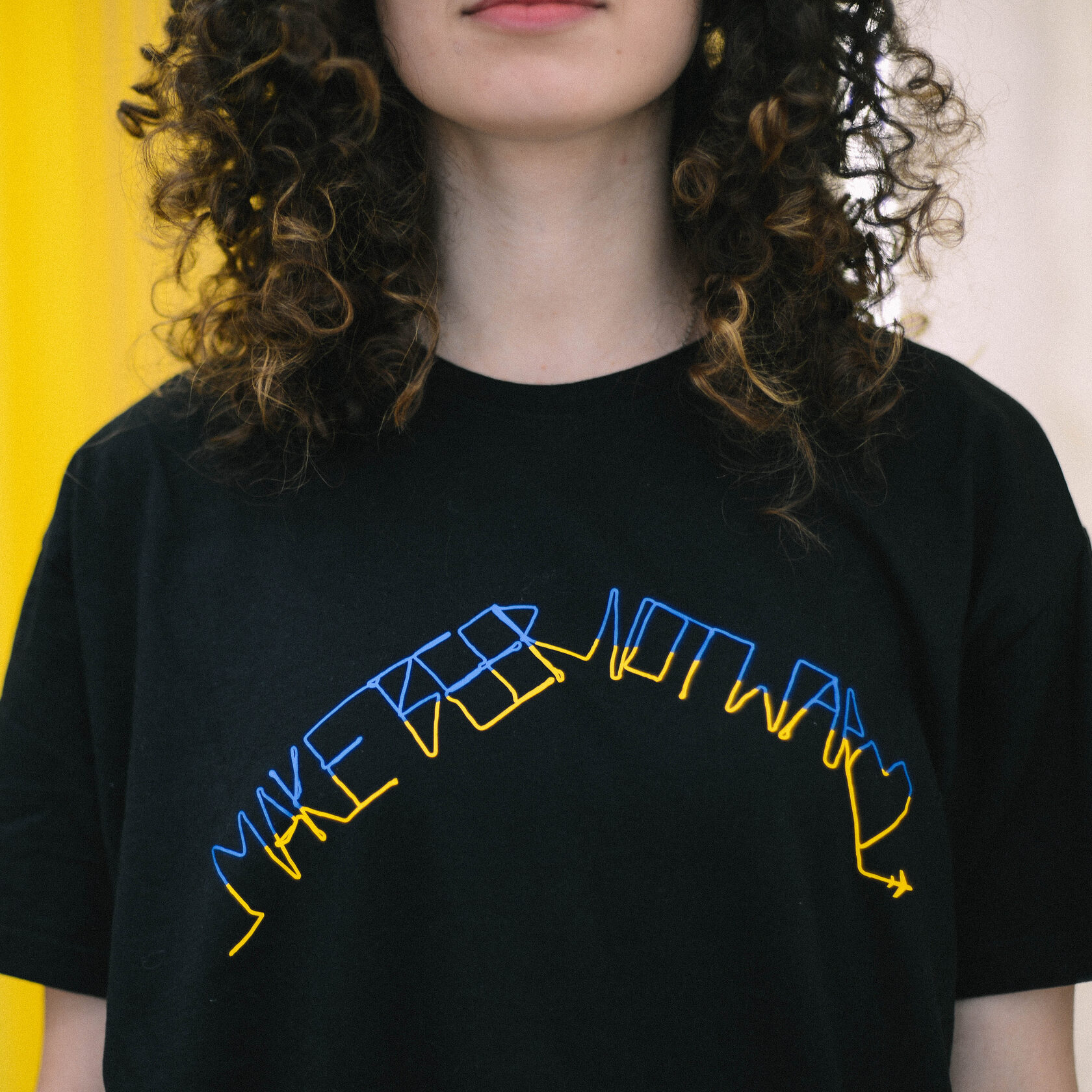 Make Beer Not War — detal koszulki Znivien