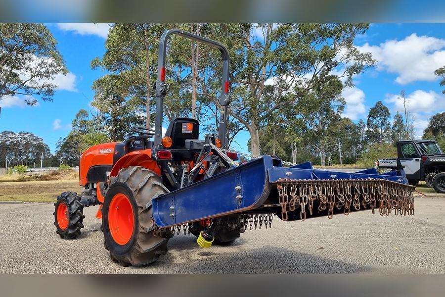 2016 Kubota B3150SU 4WD Tractor with Attachments 6