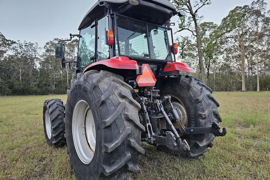 2017 Massey Ferguson 4609 Tractor 6