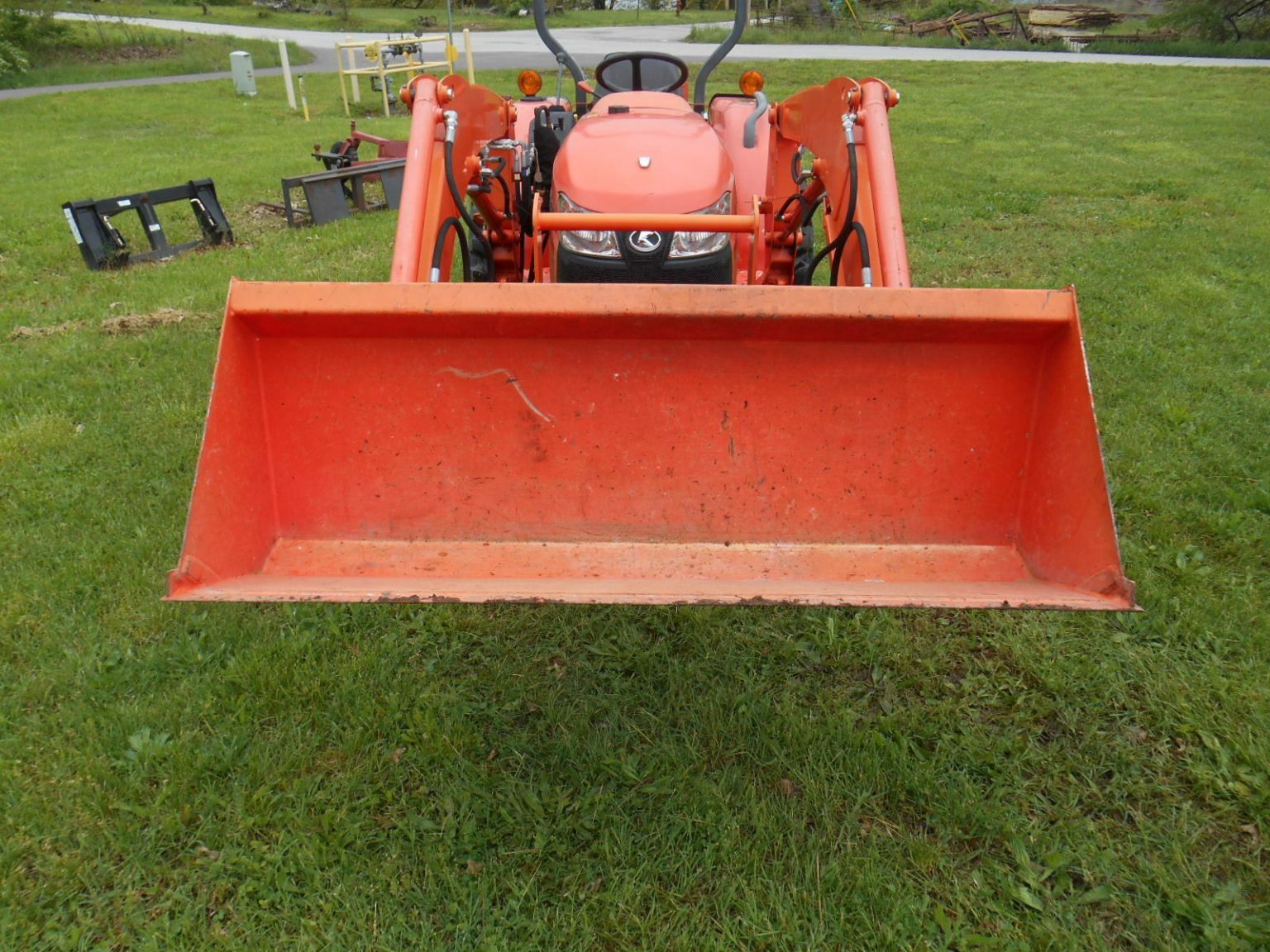 2014 Kubota L3200D Tractor Loader Slasher 9