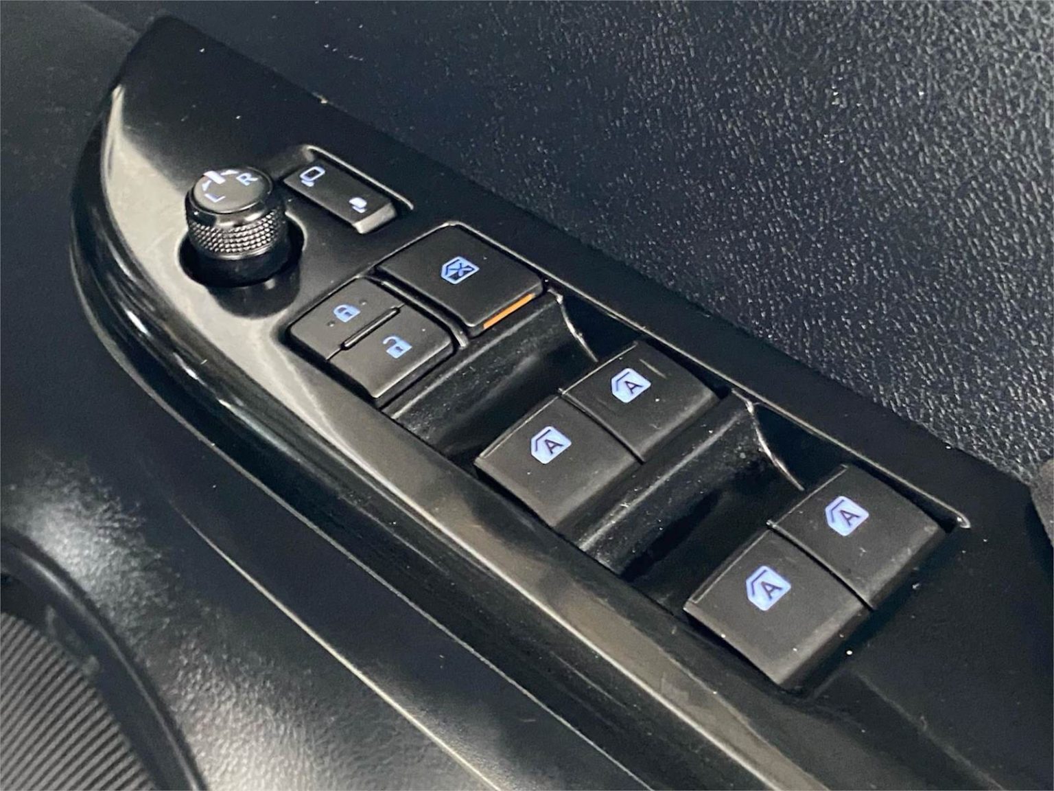 2017 Toyota Hilux SR5 (4x4) GUN126R MY17 4X4 7