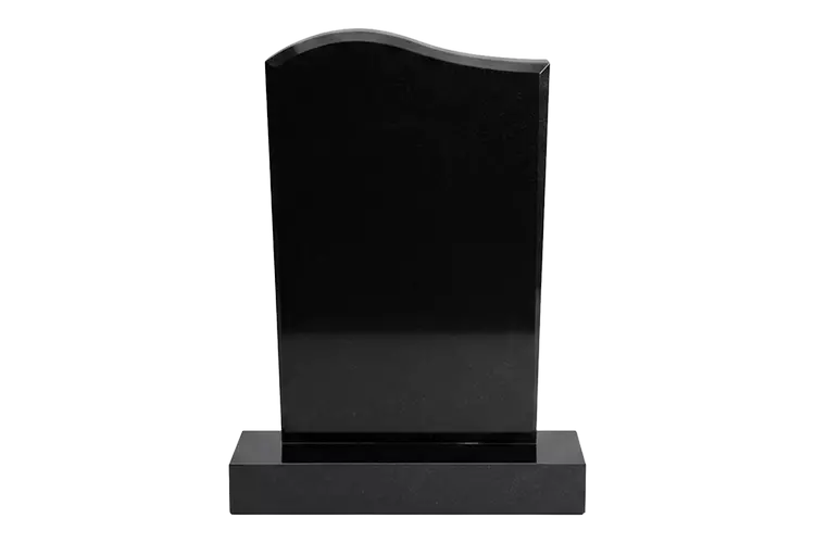 Melna granīta kapu piemineklis krāsā Indian Black – №KKP03