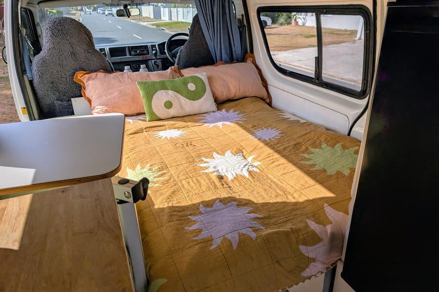 2008 Toyota HIACE Campervan 13