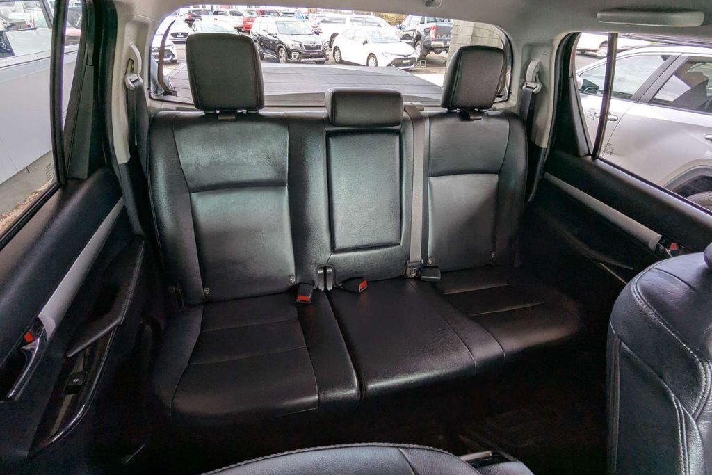 2018 Toyota Hilux SR5 4X4 Black 5