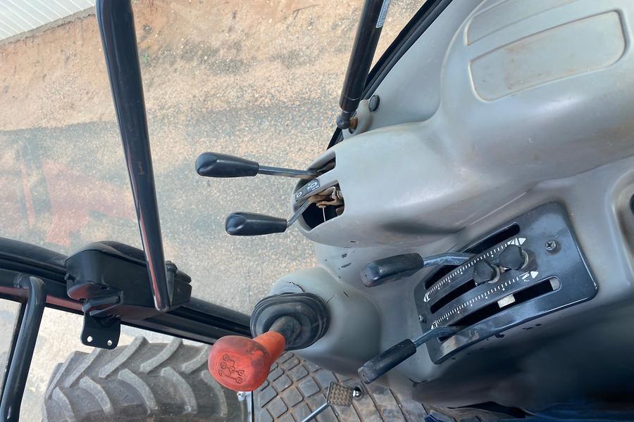2015 Kubota M8540 Narrow 8