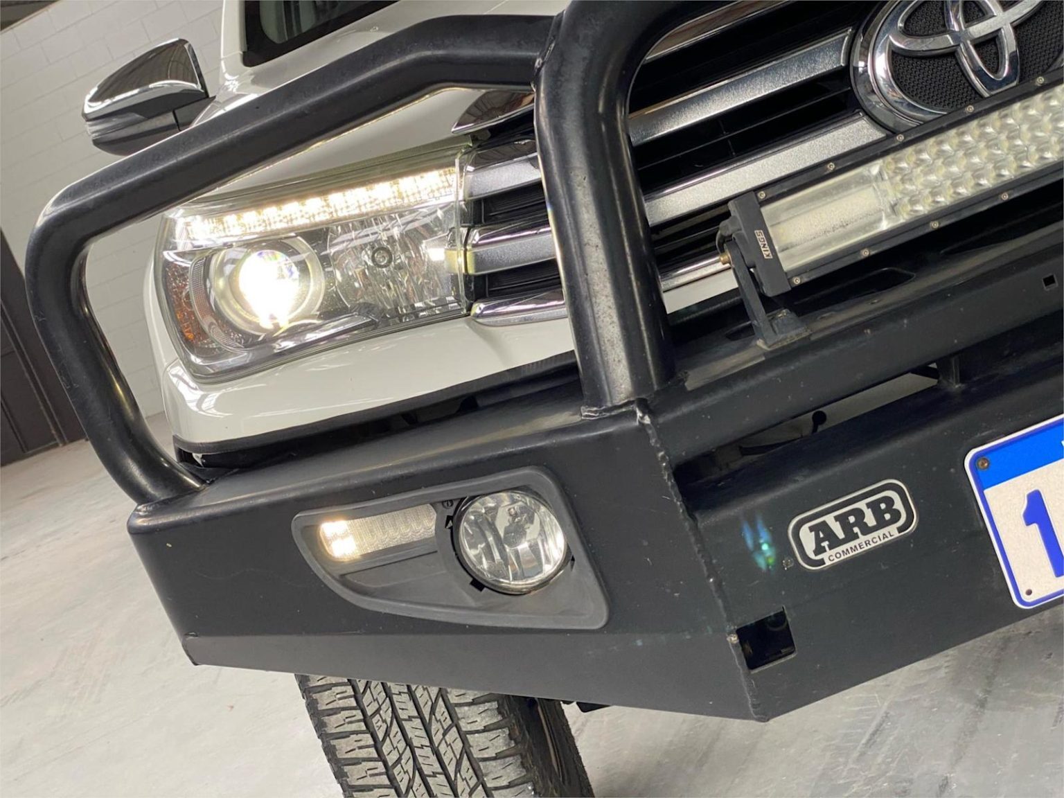 2017 Toyota Hilux SR5 (4x4) GUN126R MY17 4X4 14