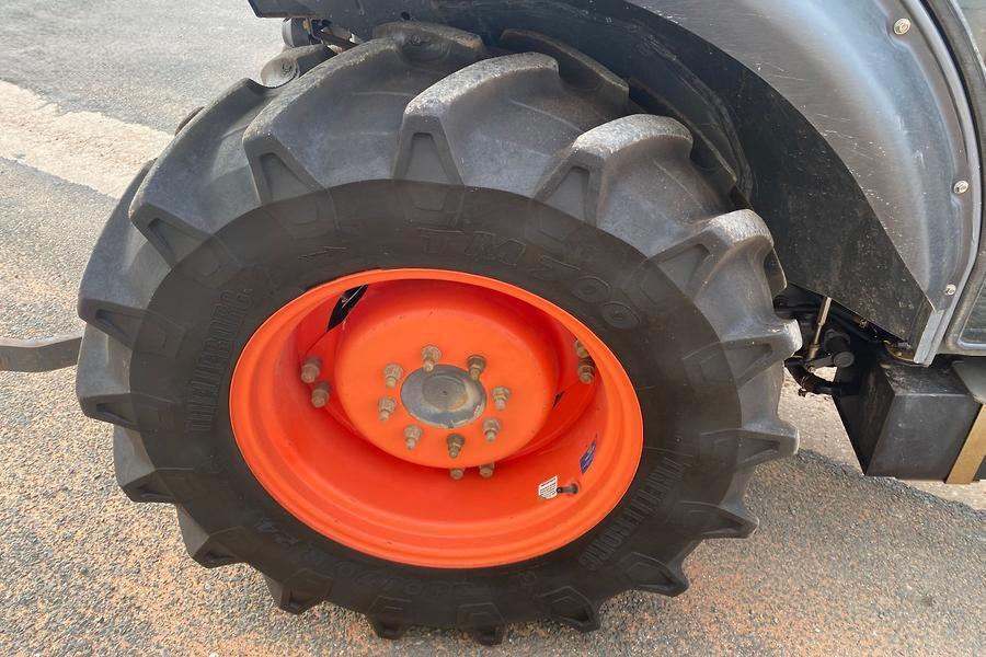 2015 Kubota M8540 Narrow 6