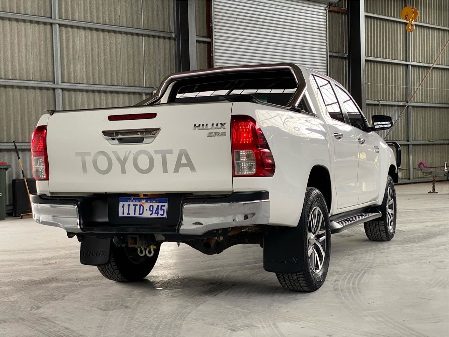 2017 Toyota Hilux SR5 (4x4) GUN126R MY17 4X4 19