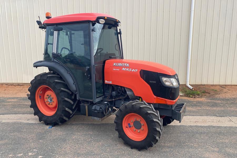 2015 Kubota M8540 Narrow 15