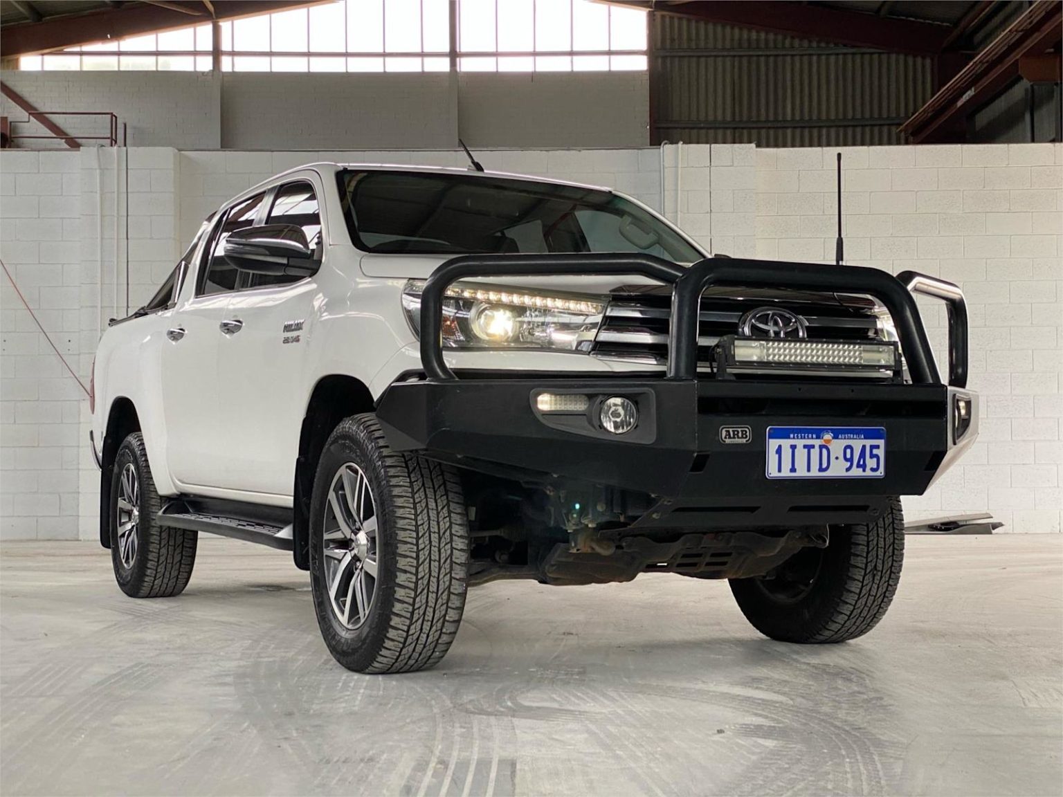 2017 Toyota Hilux SR5 (4x4) GUN126R MY17 4X4 24