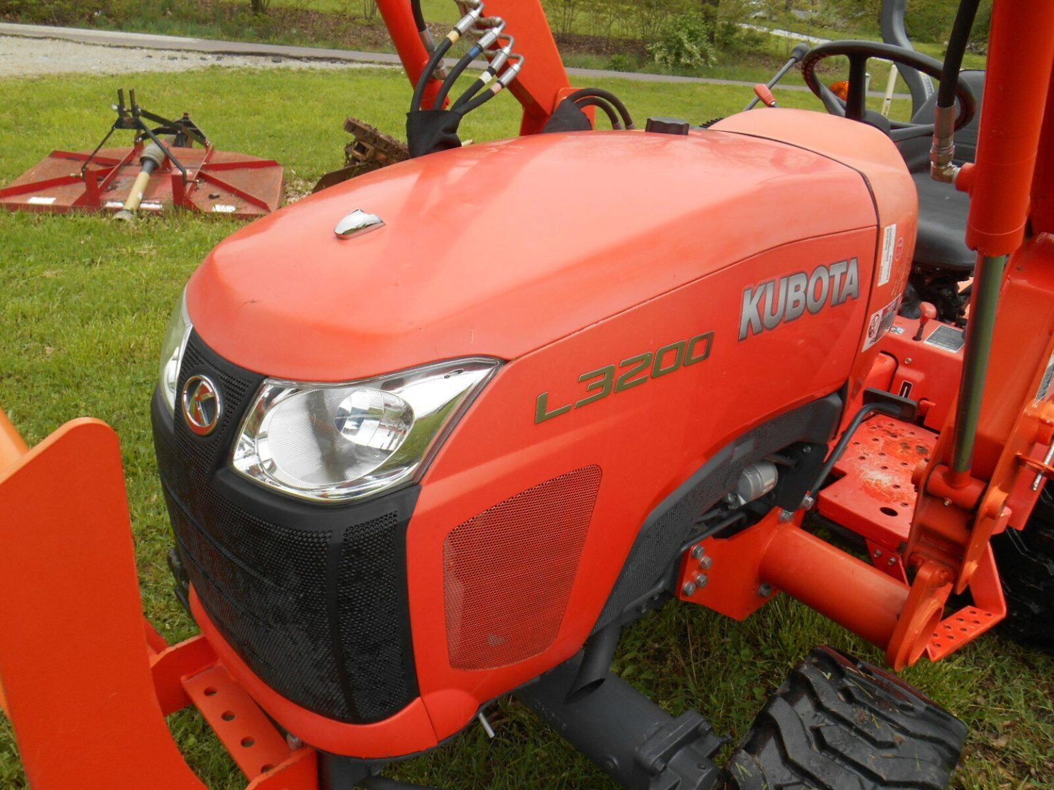 2014 Kubota L3200D Tractor Loader Slasher 4