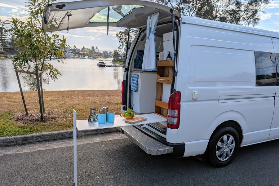 2008 Toyota HIACE Campervan 6