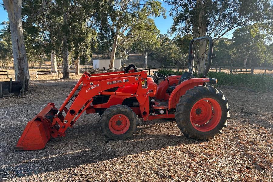 2011 Kubota MX5100 Tractor with Loader 4