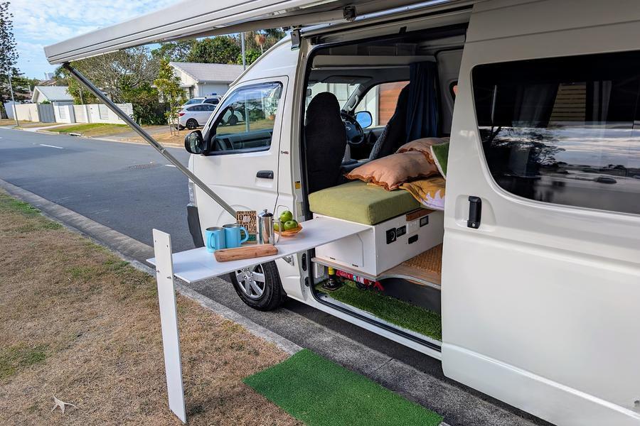 2008 Toyota HIACE Campervan 21