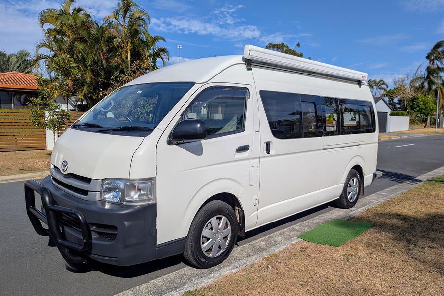 2008 Toyota HIACE Campervan 9