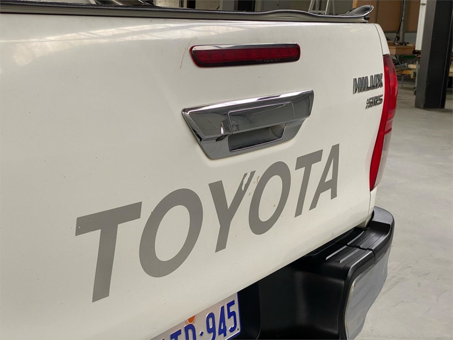 2017 Toyota Hilux SR5 (4x4) GUN126R MY17 4X4 5