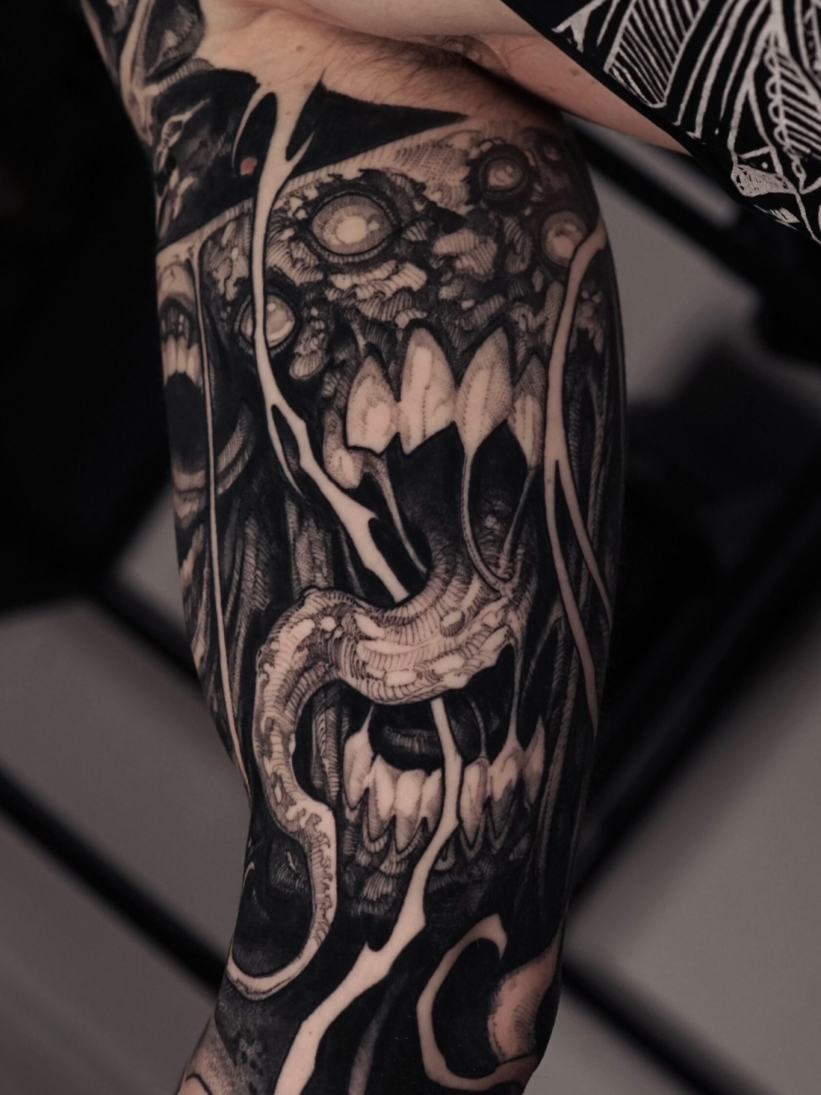 Dark Graphik Tattoo von Nikolaj – Arbeit 8