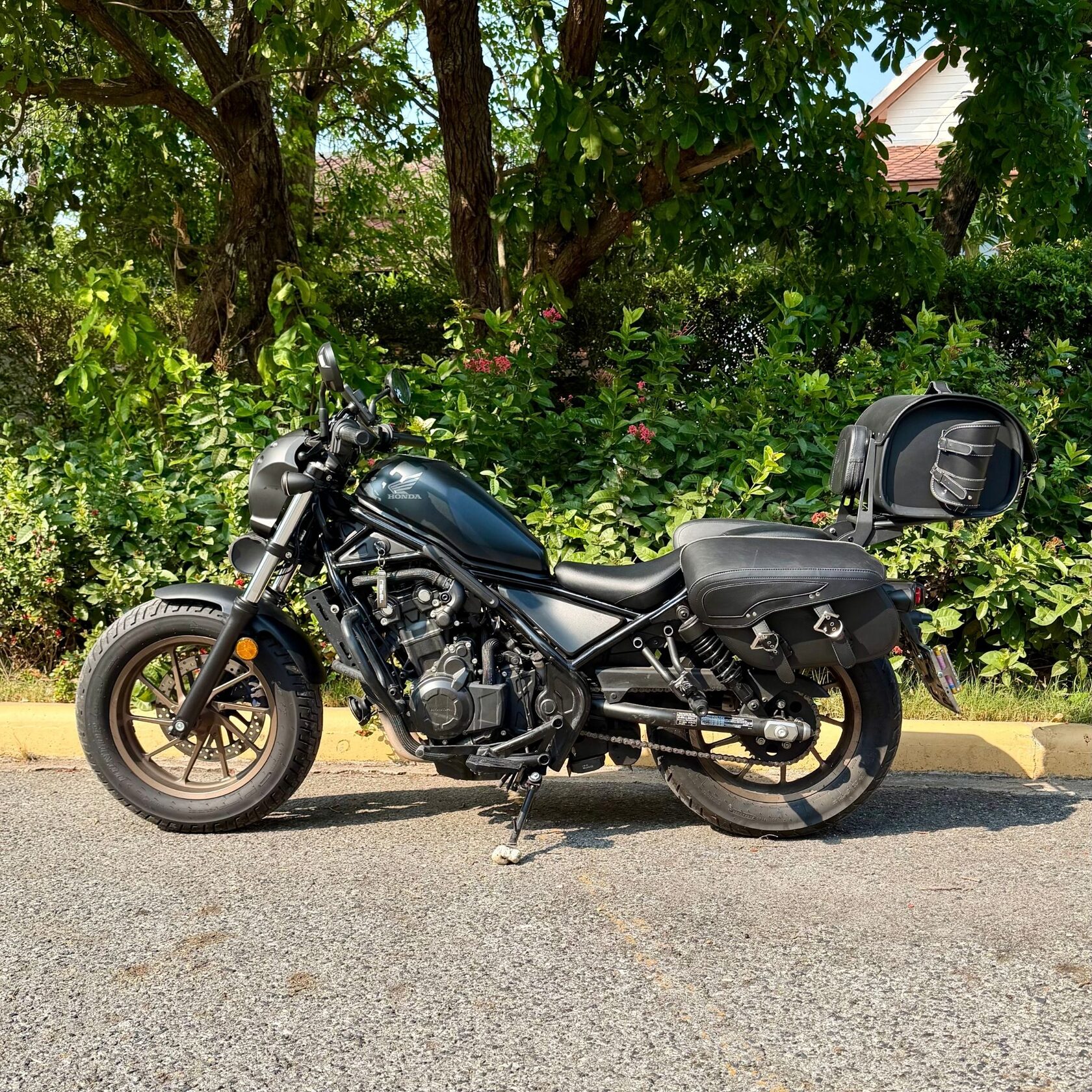 Black Honda Rebel 500 cruiser motorcycle for rent in Pattaya, no passport deposit