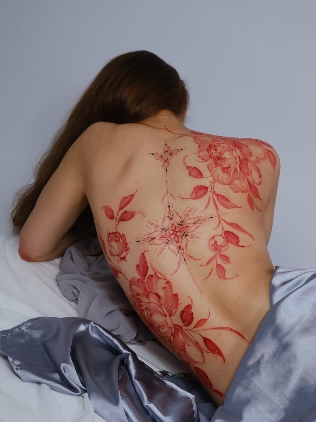 Florales Tattoo von Anastasia Helfer – Arbeit 3