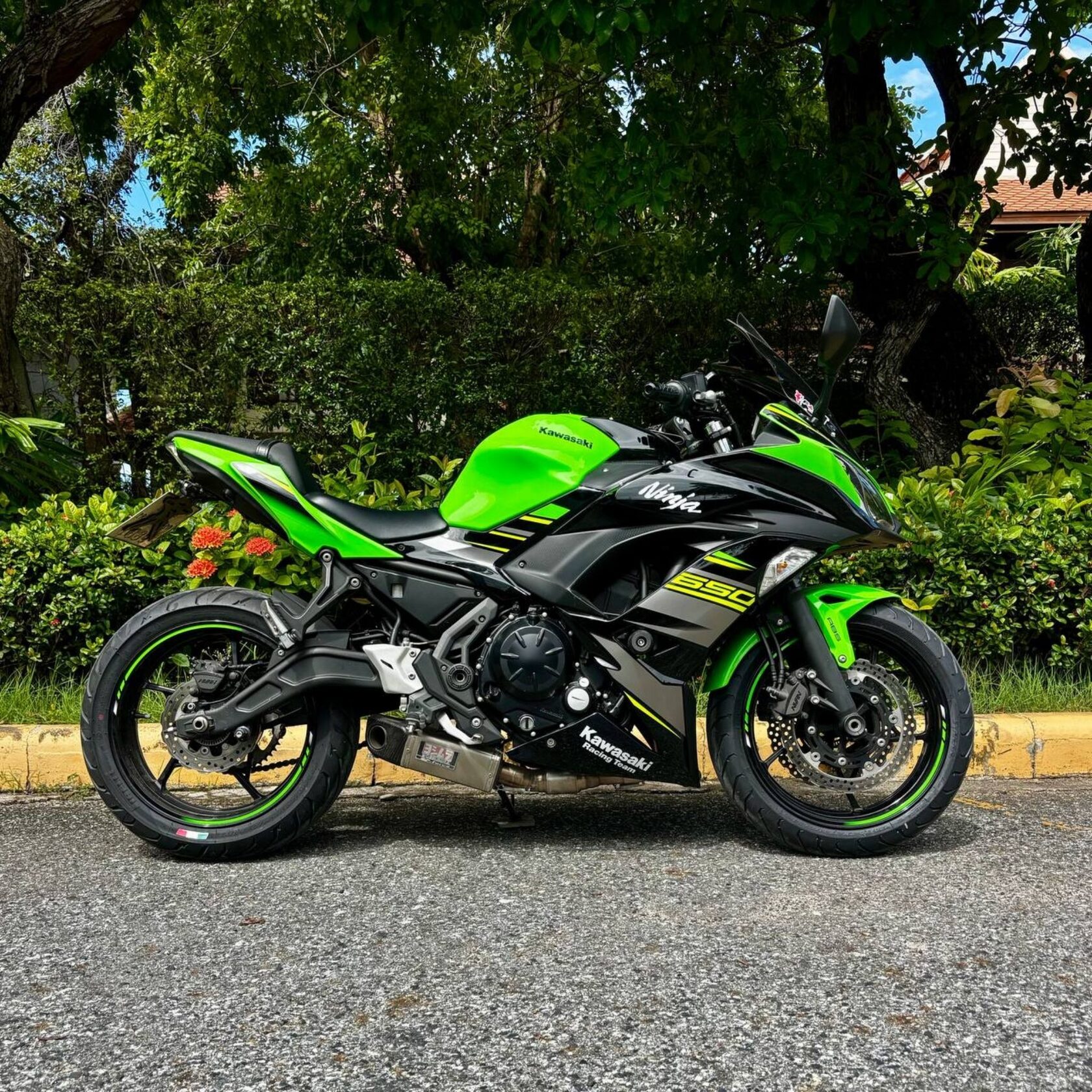 Kawasaki Ninja 650 sport touring motorcycle rental in Pattaya