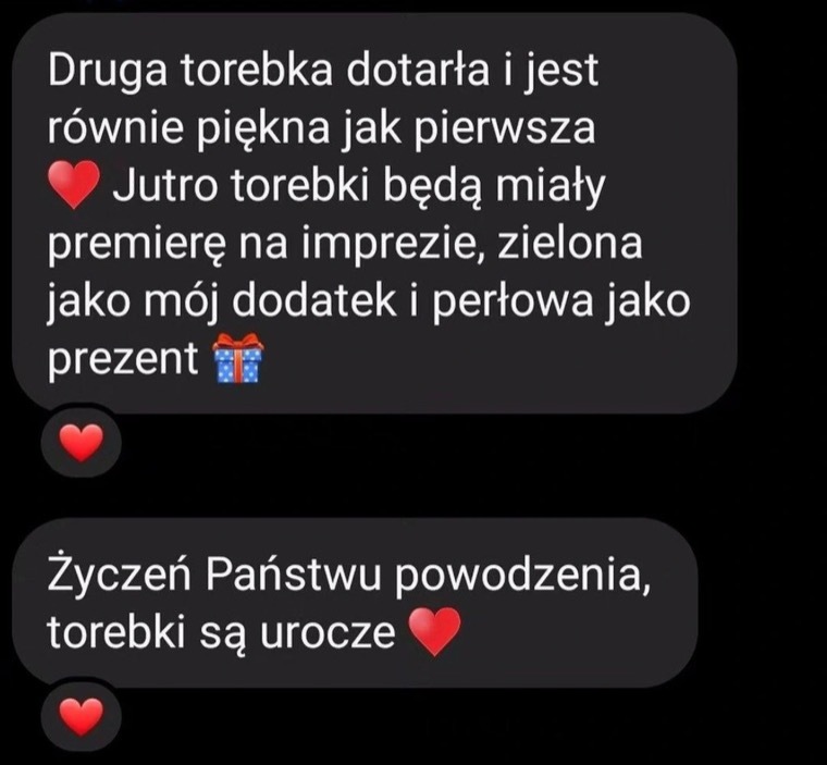 Wiadomość klientki: Druga torebka dotarła i jest równie piękna jak pierwsza. Jutro torebki będą miały premierę na imprezie, zielona jako mój dodatek i perłowa jako prezent. Życzeń Państwu powodzenia, torebki są urocze.