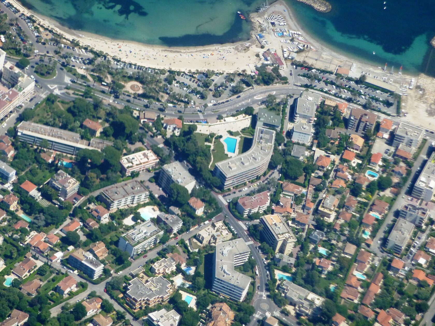 Quartier de l’Ilette, littoral et Vieil Antibes vus du ciel
