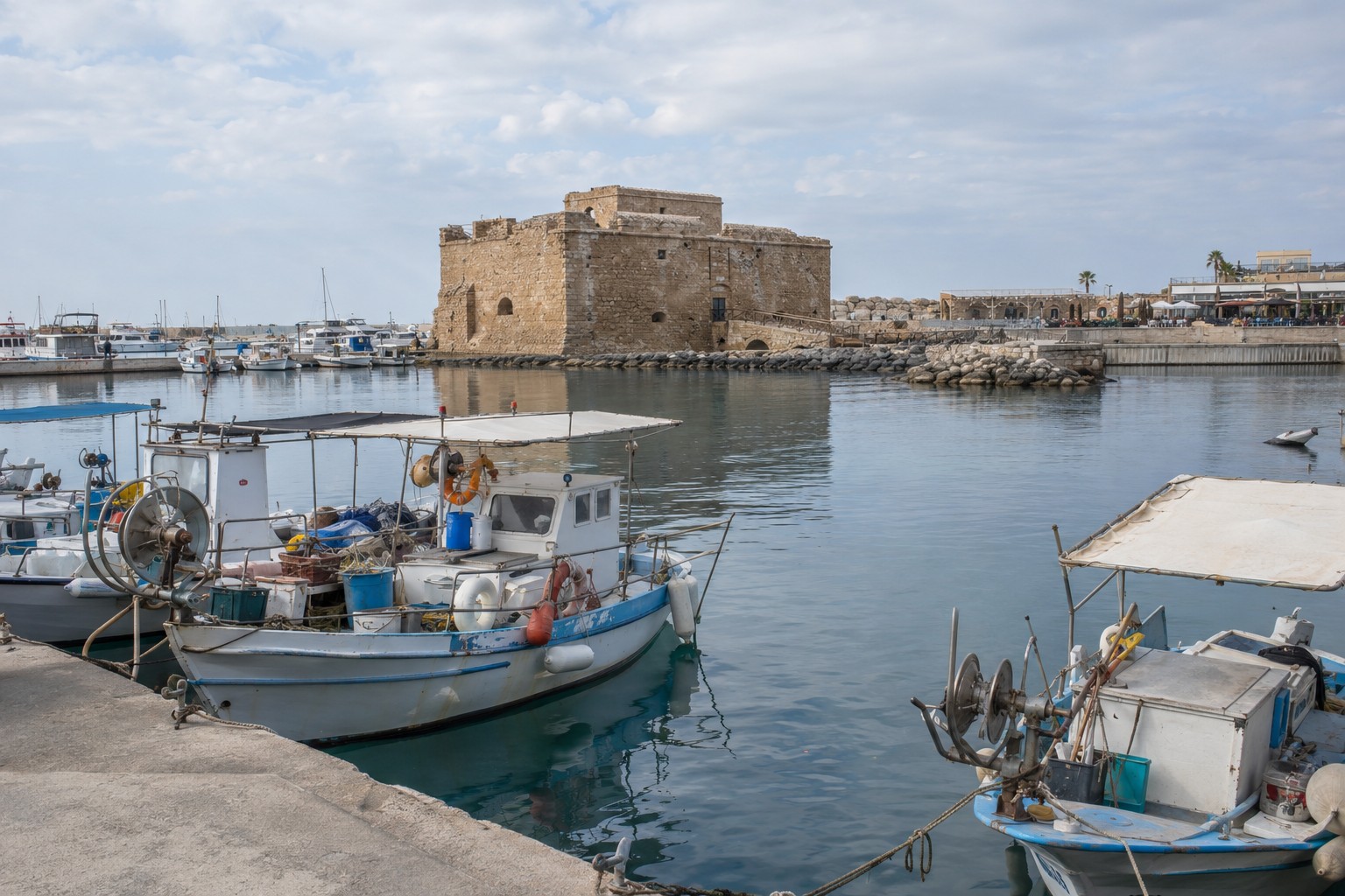 Pafos · łodzie w porcie Kato Paphos