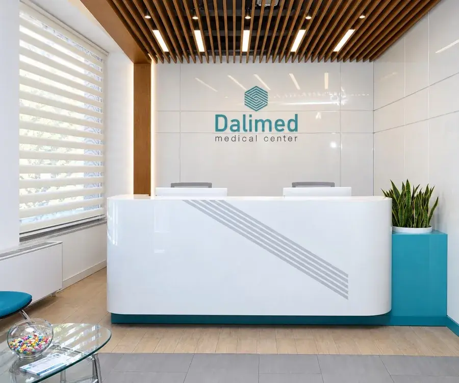 Стеклянные перегородки медицинского центра Dalimed