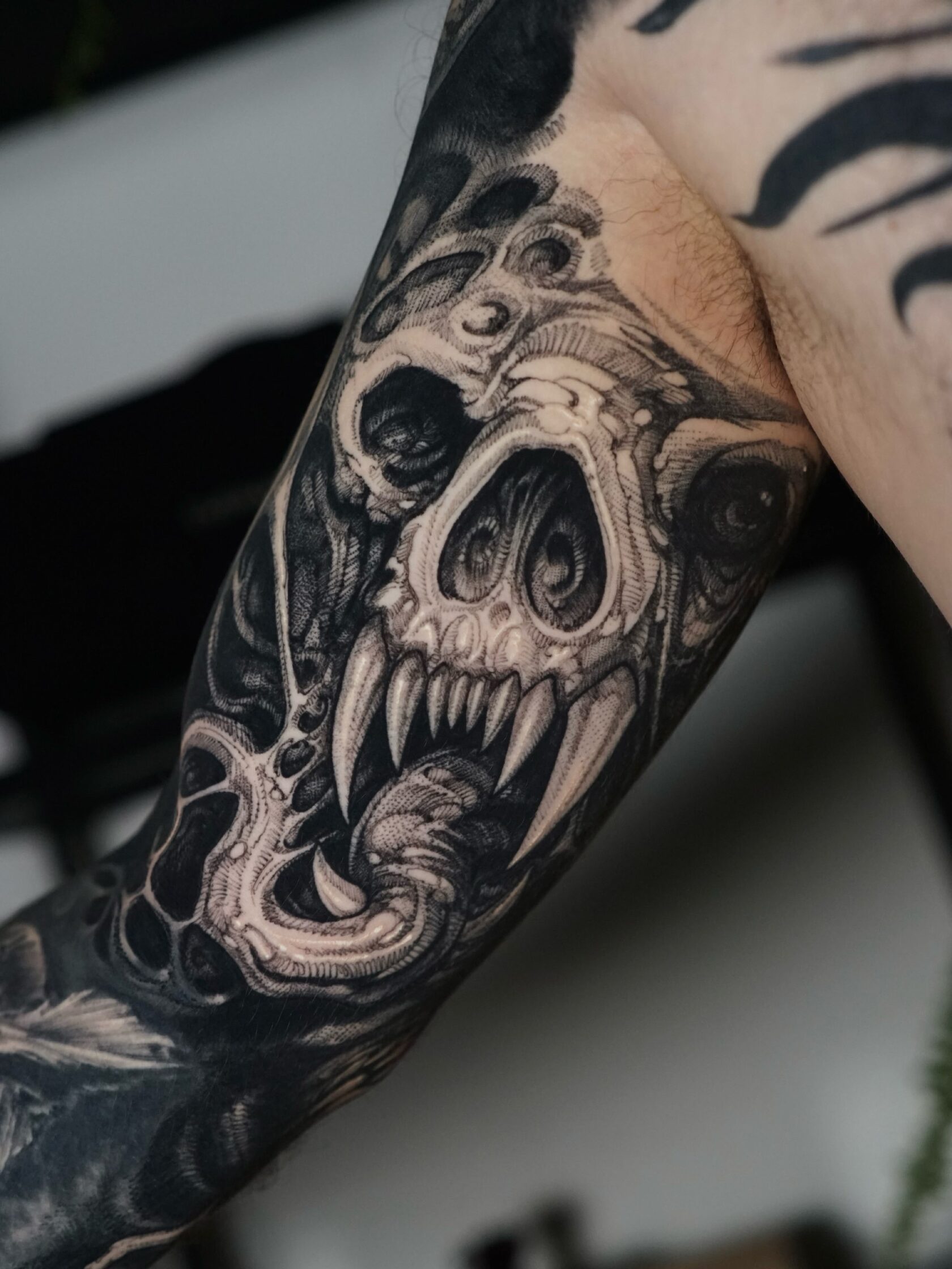 Dark Graphik Tattoo von Nikolaj – Arbeit 6