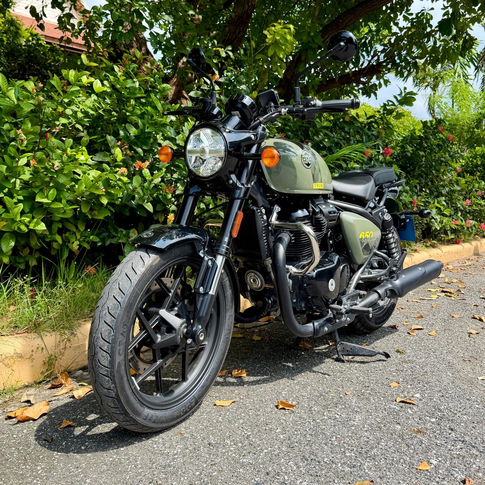 Hire Royal Enfield Shotgun 650 custom bobber in Thailand