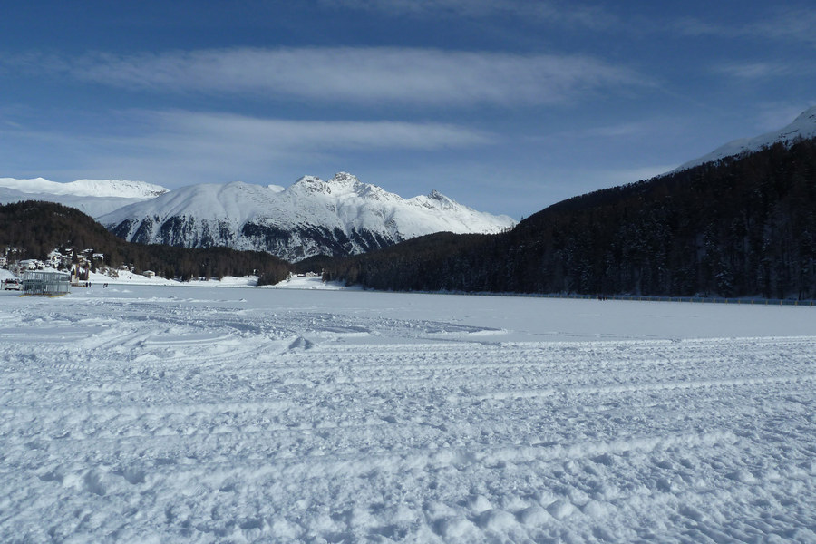 Озеро St. Moritz зимой