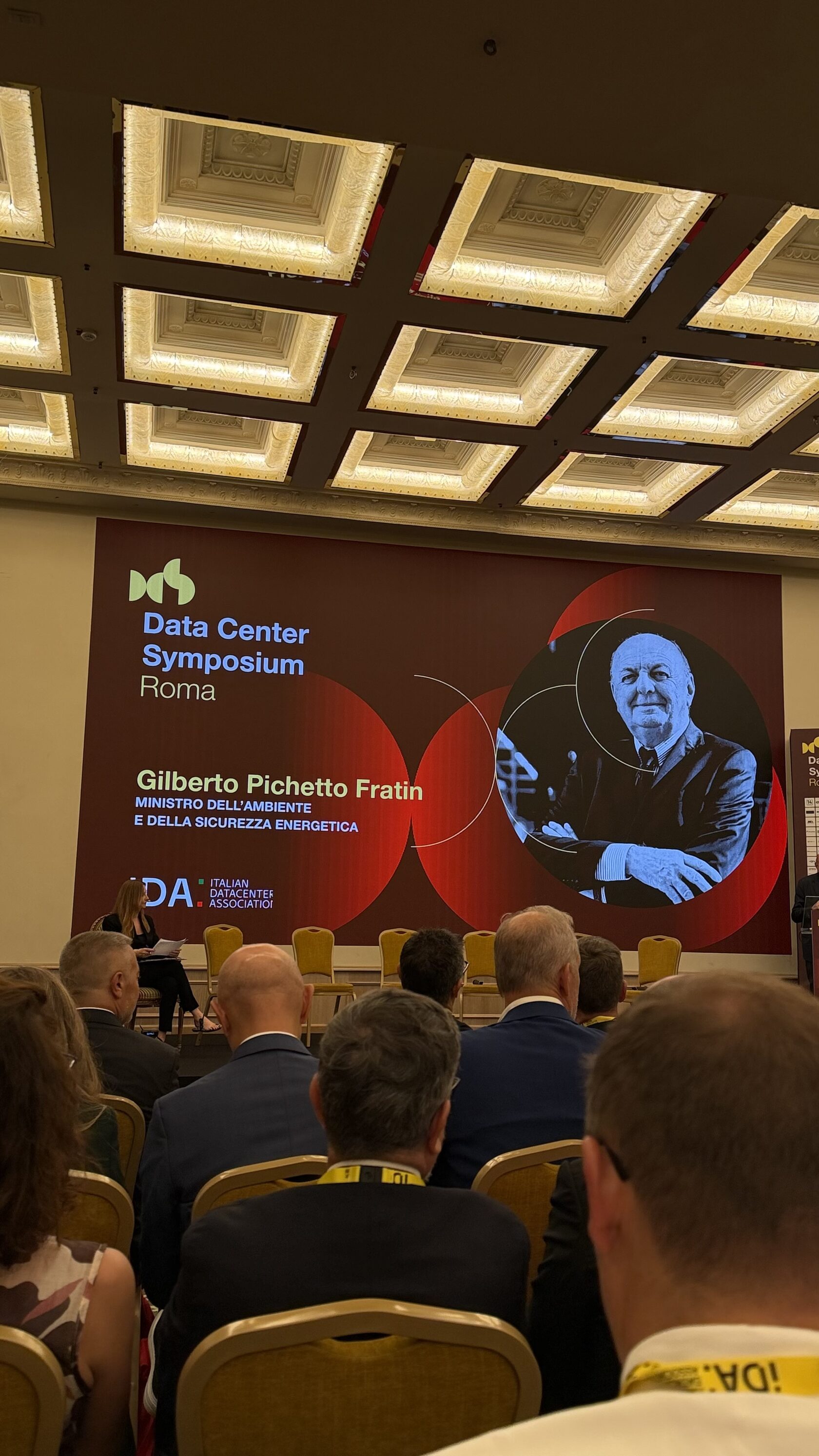 Session screen introducing Gilberto Pichetto Fratin