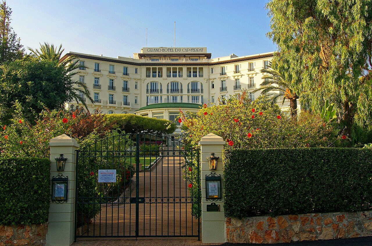Grand-Hôtel du Cap-Ferrat seen from Avenue de la Corniche in the south of the Cap