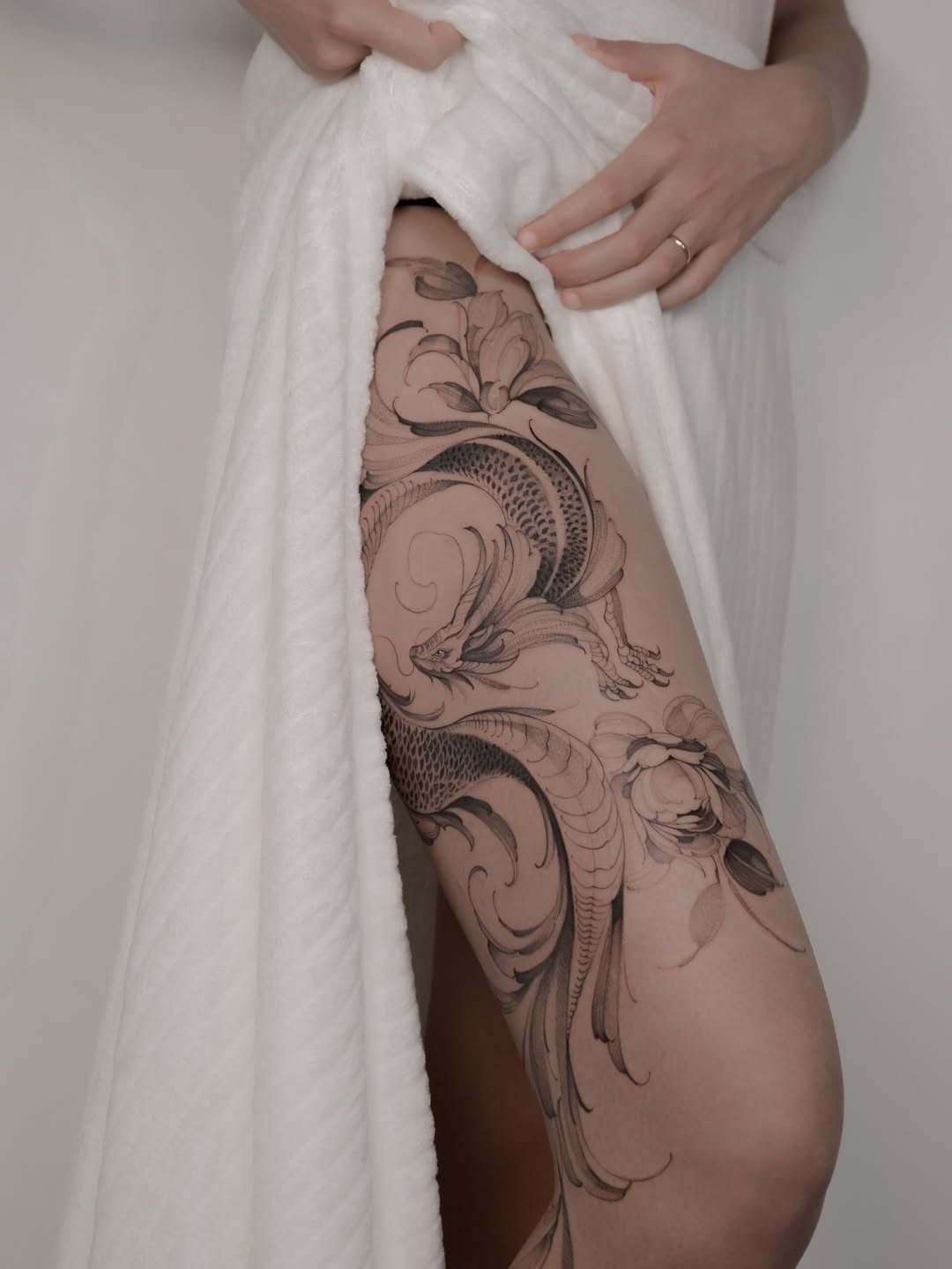 Florales Tattoo von Anastasia Helfer – Arbeit 22