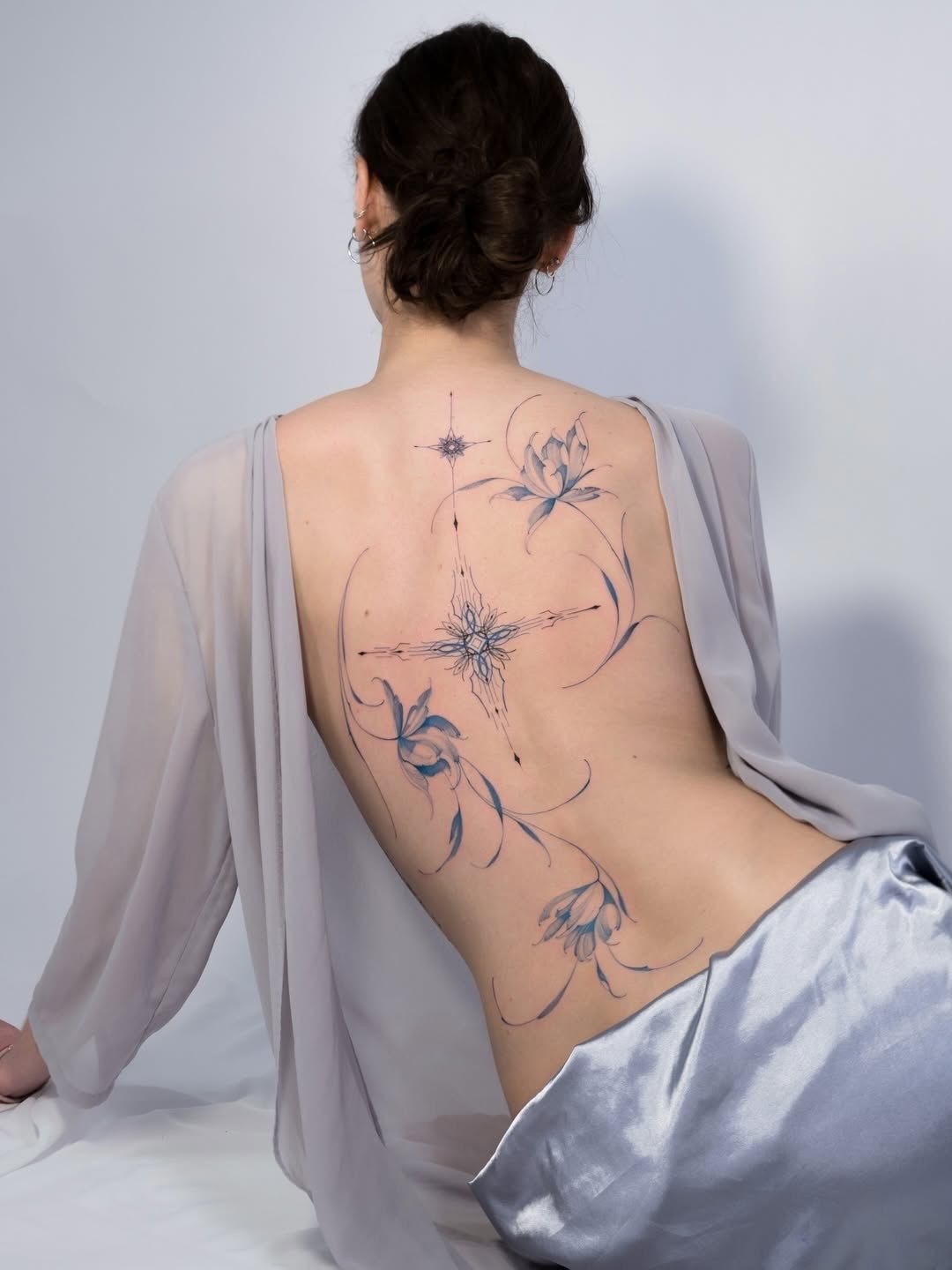 Florales Tattoo von Anastasia Helfer – Arbeit 7