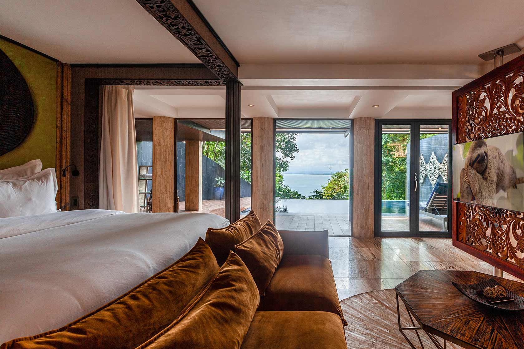 private infinity pool and Pacific view from a signature villa at Makanda by the Sea